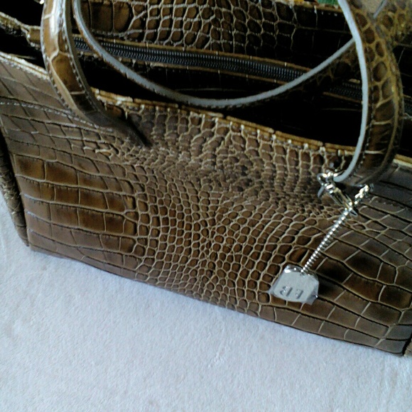 NWT FEDERICA BASSI Croc-Embossed Leather Handbag - Picture 3 of 8